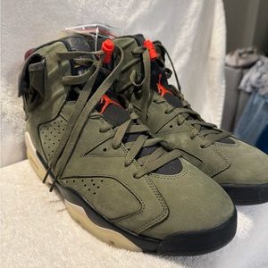 Travis Scott x Air Jordan 6 Retro Sneakers |
Men's Olive Green